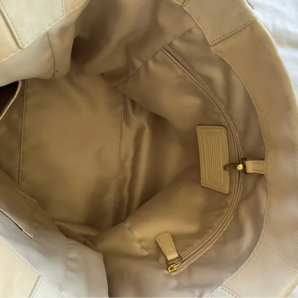 Coach Peyton Bag - Picture 10 of 14